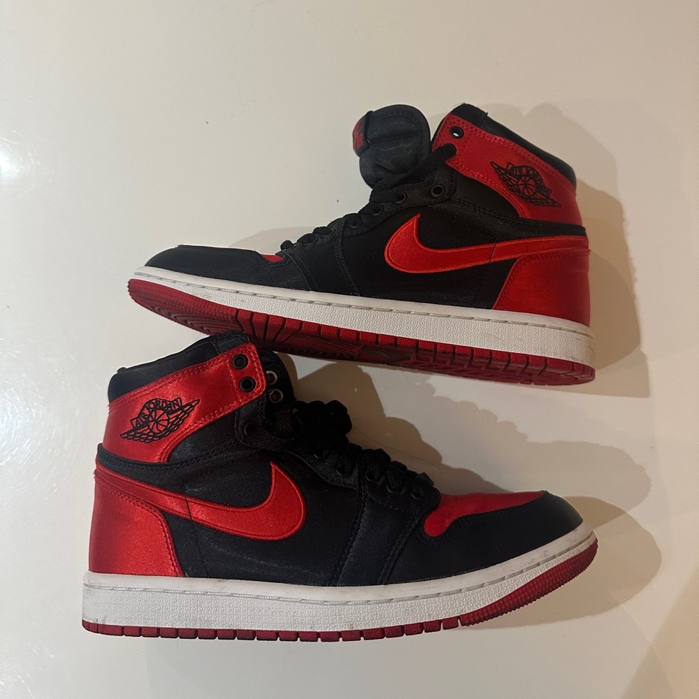 Jordon 1 ‘retro high OG’ Women’s 6.5